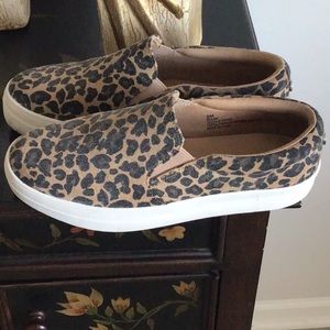 Adorable 🐆 Leopard print slip-on’s 🐆 so cute and comfy🤗